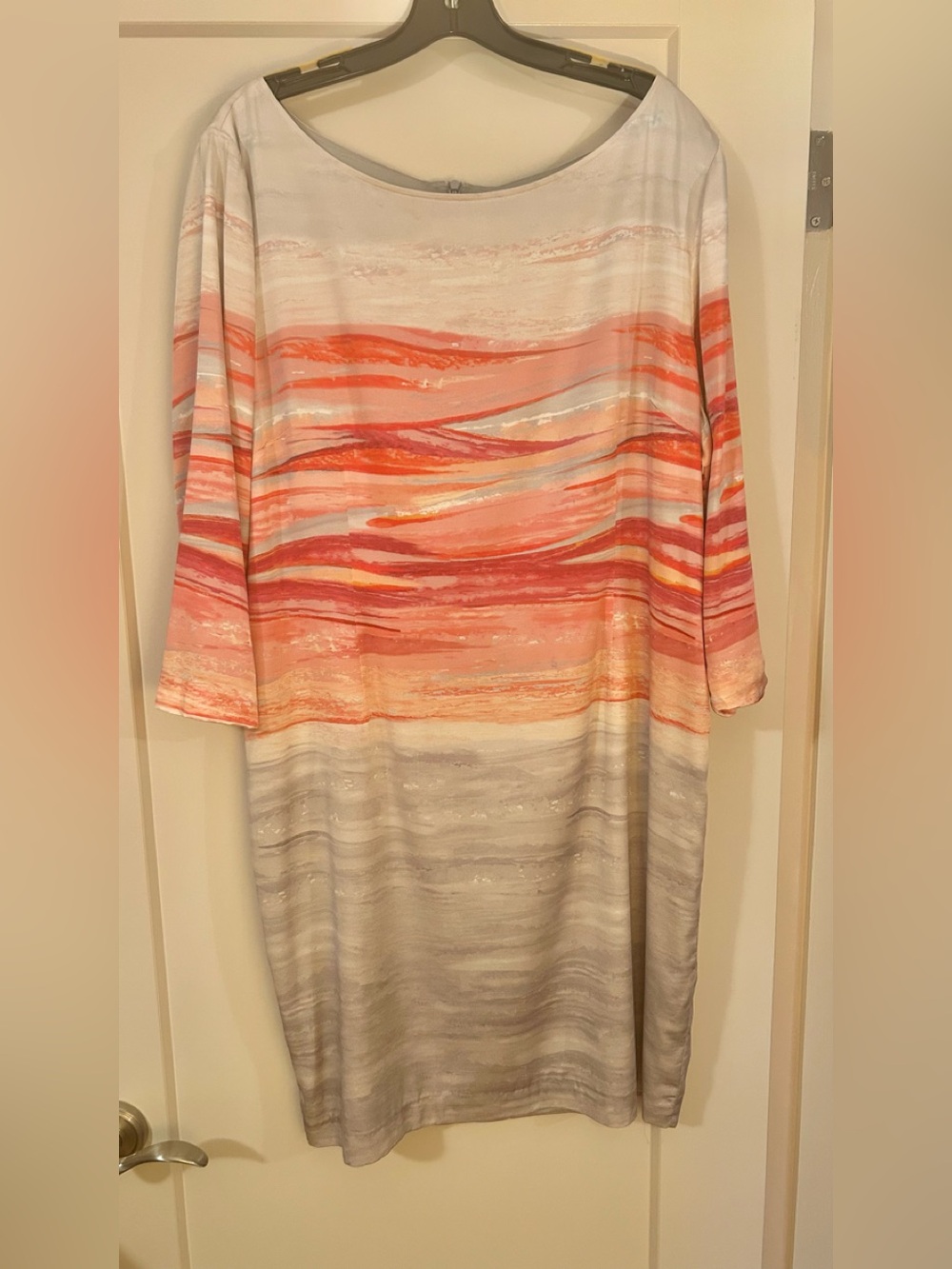 St. John Coral & Gray/Taupe Wave-Print Long Sleeve Shift Dress